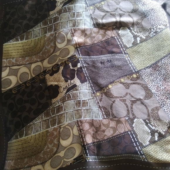 SOLD. Coach silk scarf NWOT - Picture 2 of 8